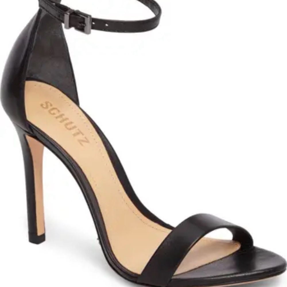 NWB Schultz Cadey Lee Strappy Sandal Size 6 B‎